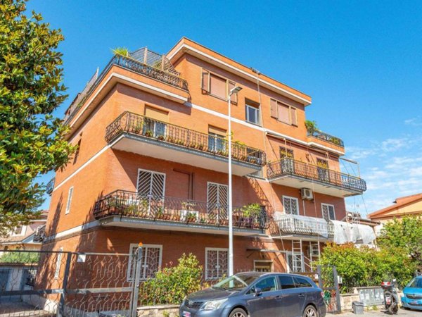 appartamento in vendita a Roma in zona Finocchio