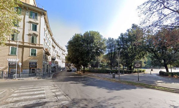 negozio in vendita a Roma in zona Celio