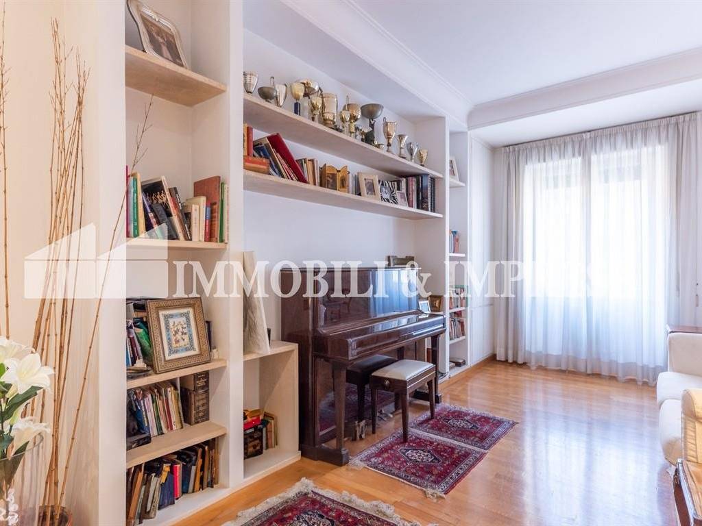 appartamento in vendita a Roma in zona Appio Latino