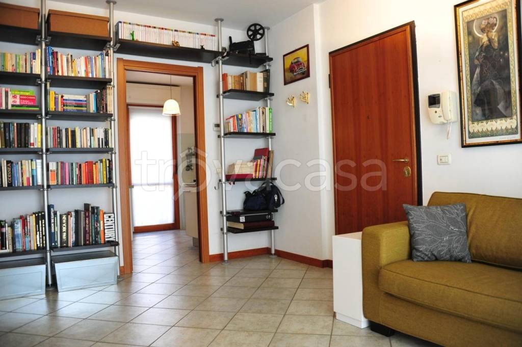 appartamento in vendita a Roma in zona Osteria del Curato