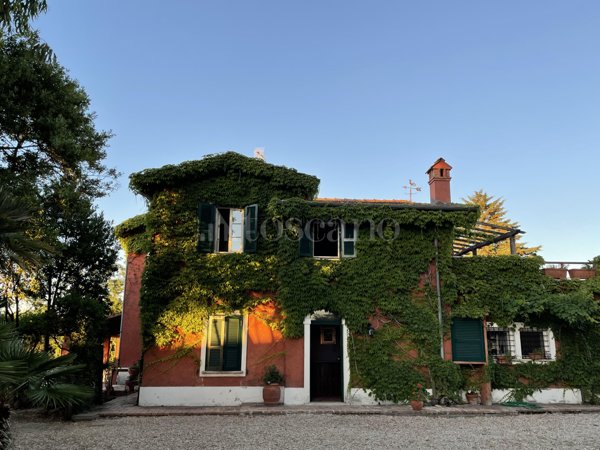 casa indipendente in vendita a Roma in zona Acilia