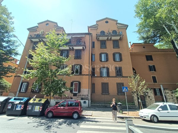 appartamento in vendita a Roma in zona Appio Latino