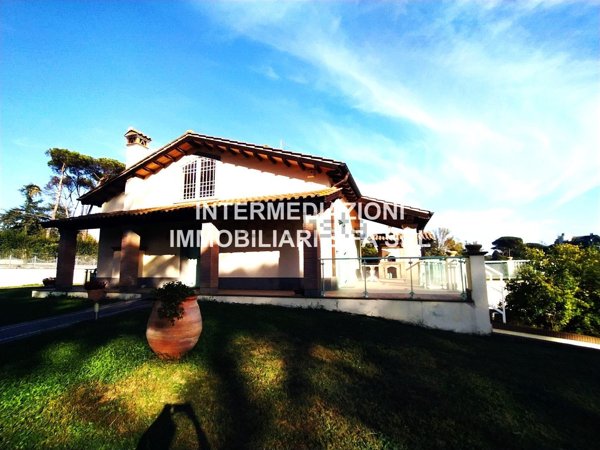 casa indipendente in vendita a Roma in zona Pantan Monastero