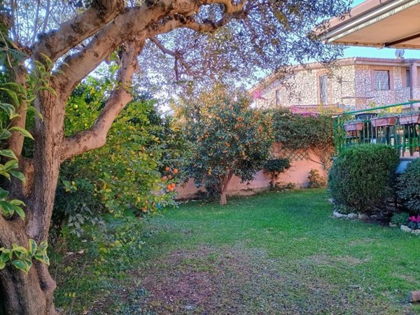 casa indipendente in vendita a Roma in zona Acilia