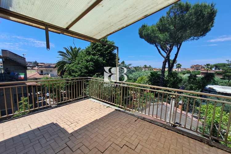 appartamento in vendita a Roma in zona Casal Morena