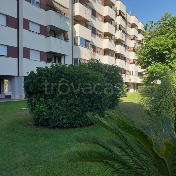 appartamento in vendita a Roma in zona Ostia