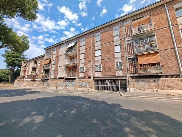 appartamento in vendita a Roma in zona Torre Spaccata