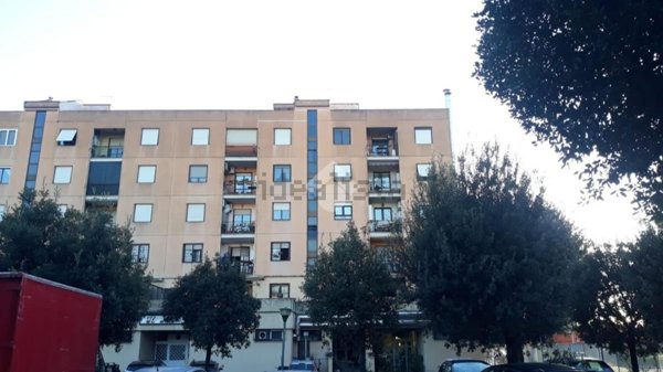 appartamento in vendita a Roma in zona Torre Angela