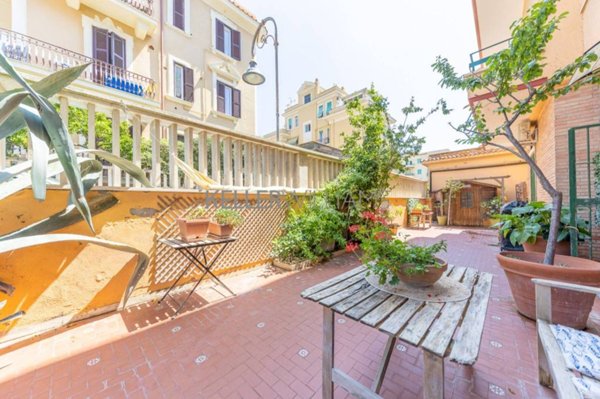 appartamento in vendita a Roma in zona Ostia