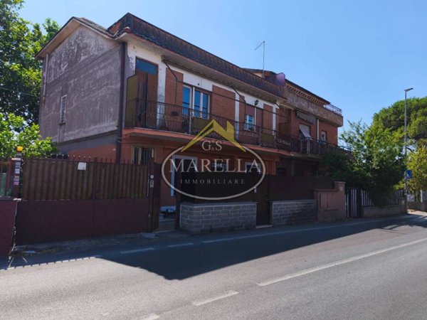appartamento in vendita a Roma in zona Pantan Monastero