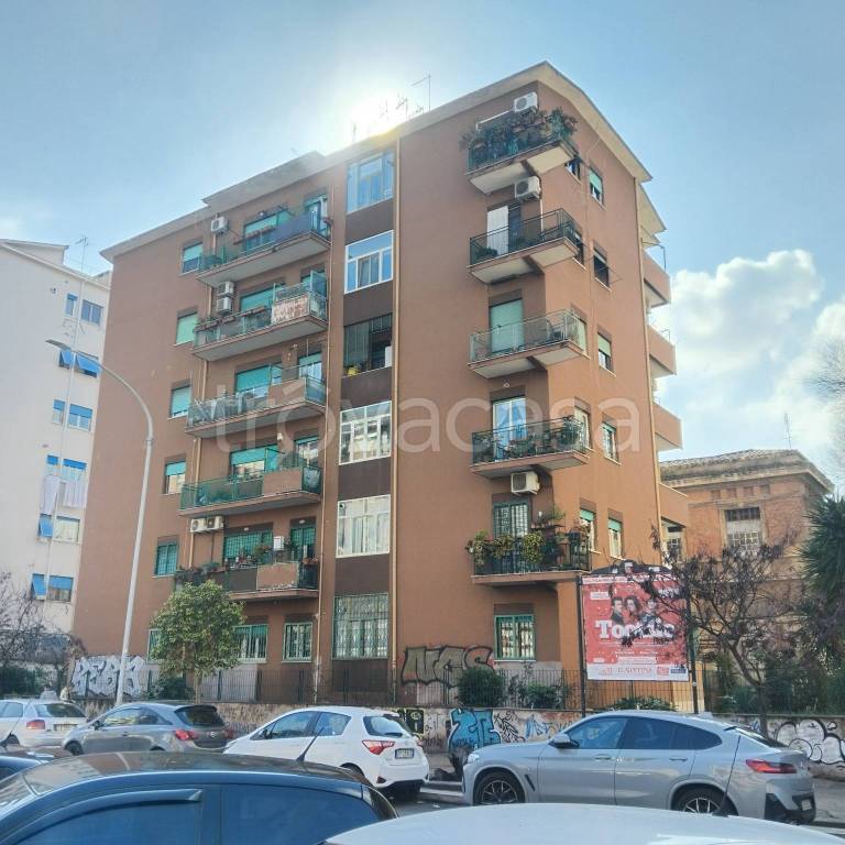 appartamento in vendita a Roma in zona Gianicolense
