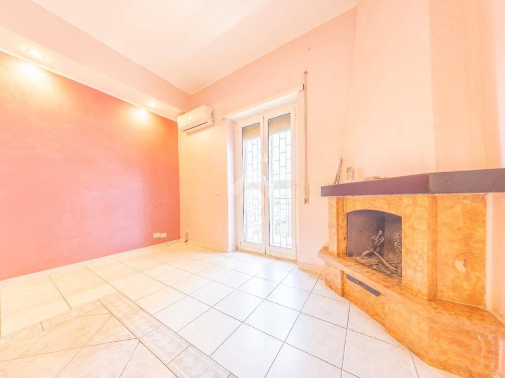 appartamento in vendita a Roma in zona Torre Angela