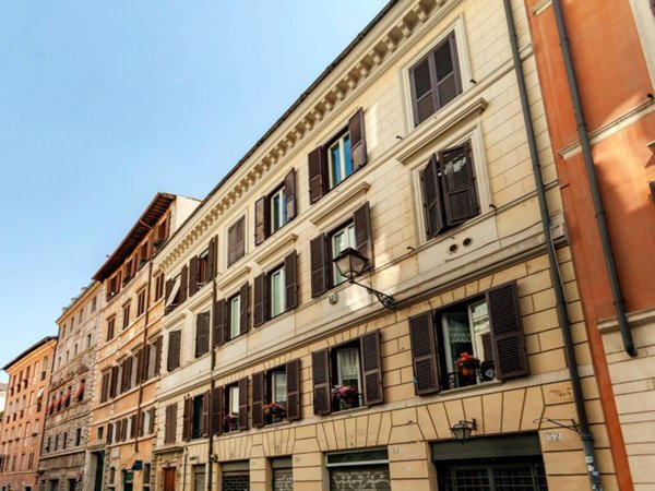 appartamento in vendita a Roma in zona Parione/Sant'Eustachio