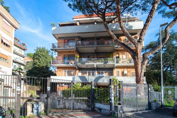 appartamento in vendita a Roma in zona Giuliano Dalmata