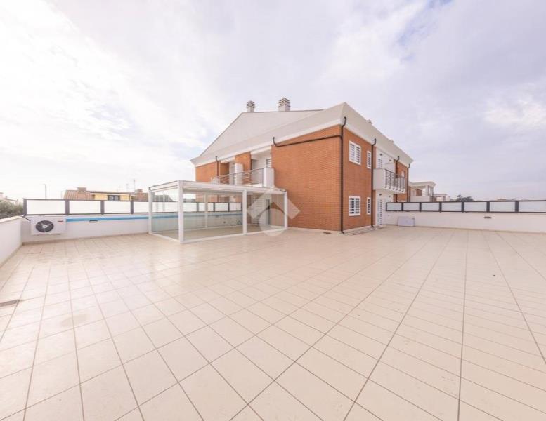 appartamento in vendita a Roma in zona Castelverde