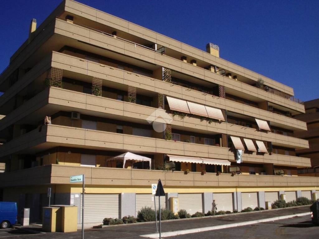 appartamento in vendita a Roma in zona Ponte di Nona