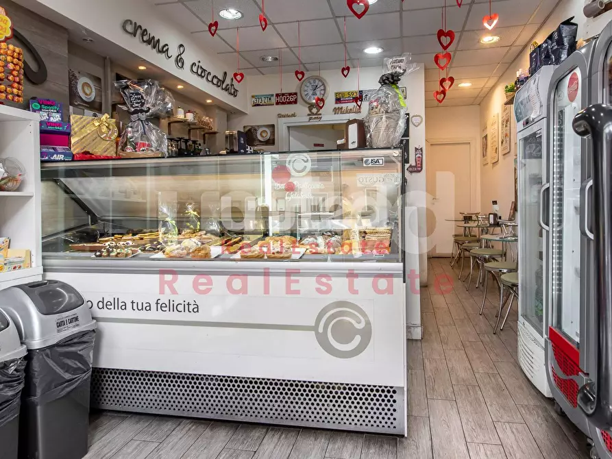 negozio in vendita a Roma in zona Vitinia
