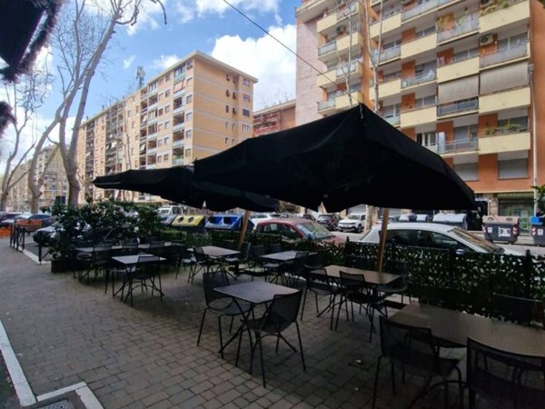 negozio in vendita a Roma in zona Portuense