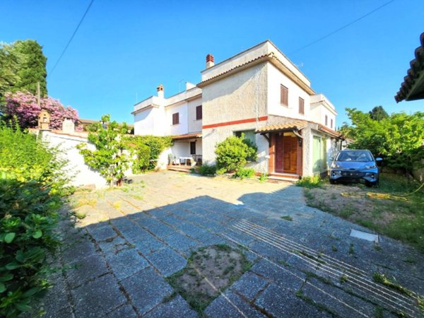 casa indipendente in vendita a Roma in zona Infernetto