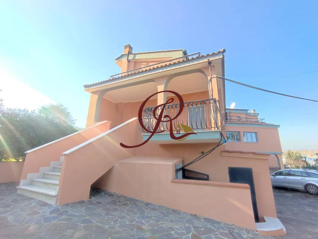 casa indipendente in vendita a Roma