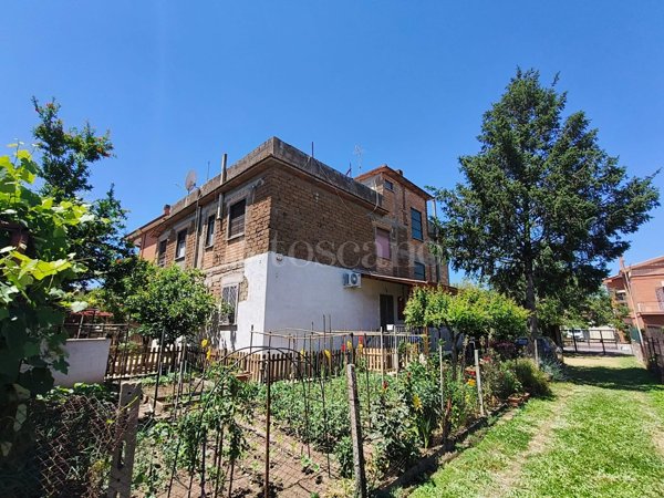 appartamento in vendita a Roma in zona Casal Morena
