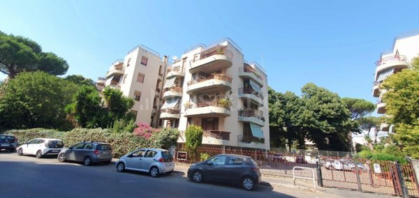 appartamento in vendita a Roma in zona Ardeatino