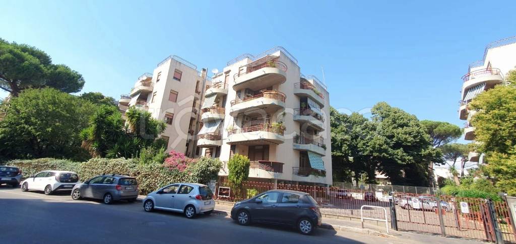 appartamento in vendita a Roma in zona Ardeatino