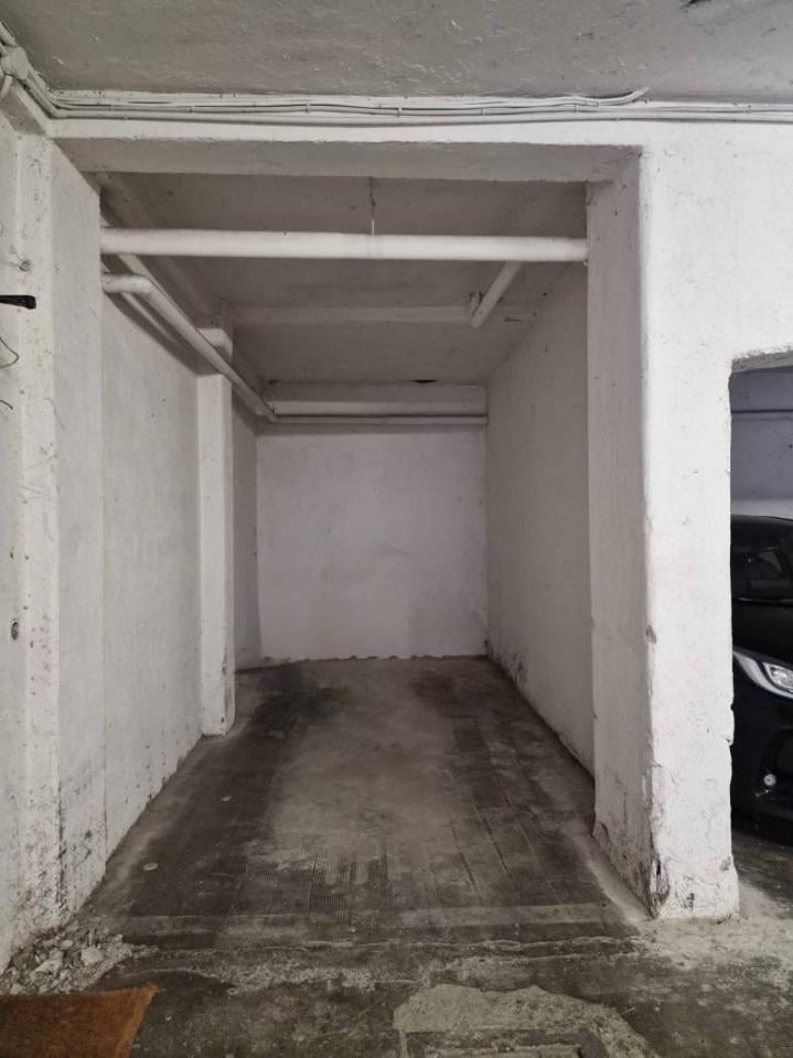negozio in vendita a Roma in zona Tomba di Nerone