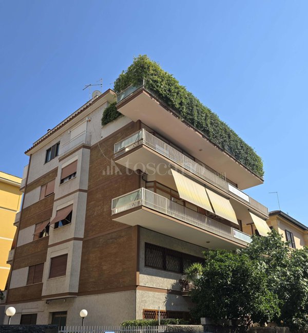appartamento in vendita a Roma in zona Appio Latino