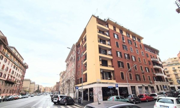 appartamento in vendita a Roma in zona Tuscolano