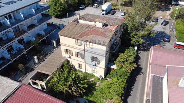 casa indipendente in vendita a Roma in zona EUR