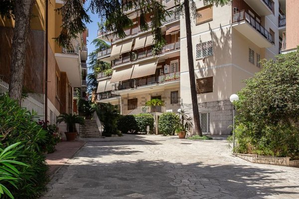 appartamento in vendita a Roma in zona Gianicolense