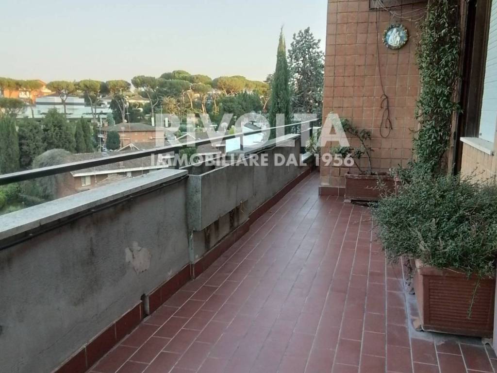 appartamento in vendita a Roma in zona Tor di Quinto