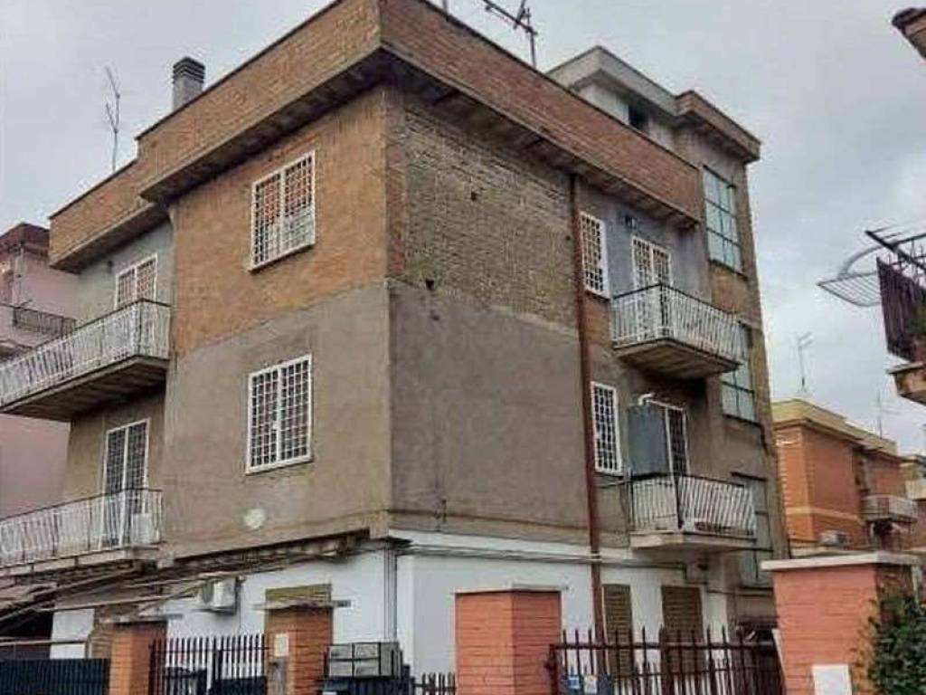 appartamento in vendita a Roma in zona Ponte di Nona