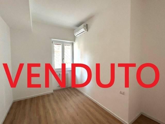 appartamento in vendita a Roma in zona Ardeatino