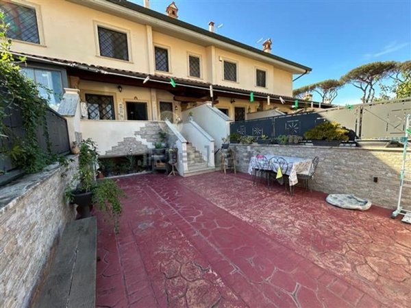 casa indipendente in vendita a Roma in zona Infernetto