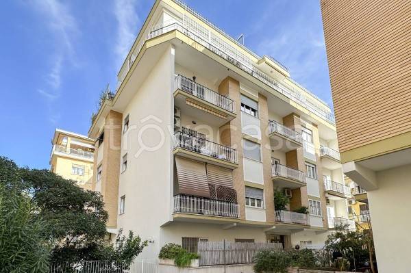 appartamento in vendita a Roma in zona Gianicolense