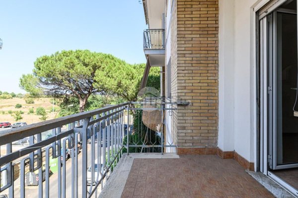 appartamento in vendita a Roma in zona Corviale