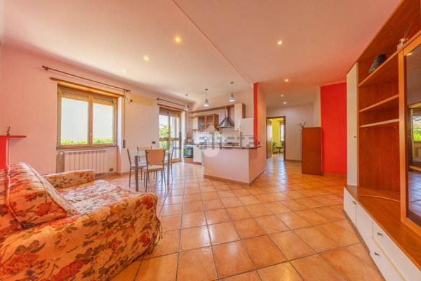 appartamento in vendita a Roma in zona Castelverde