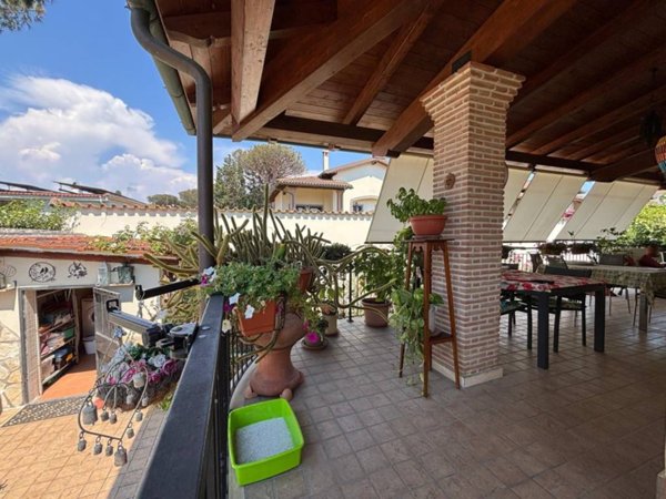 casa indipendente in vendita a Roma in zona Infernetto