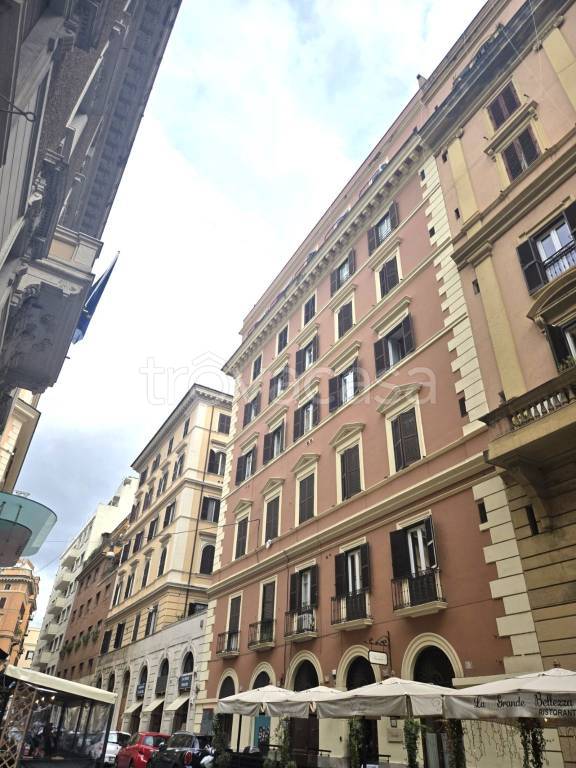 negozio in vendita a Roma in zona Ludovisi/Sallustiano