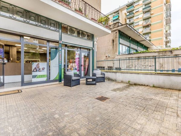 negozio in vendita a Roma in zona Collatino
