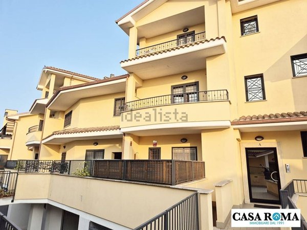 casa indipendente in vendita a Roma in zona Massimina/Casal Lumbroso