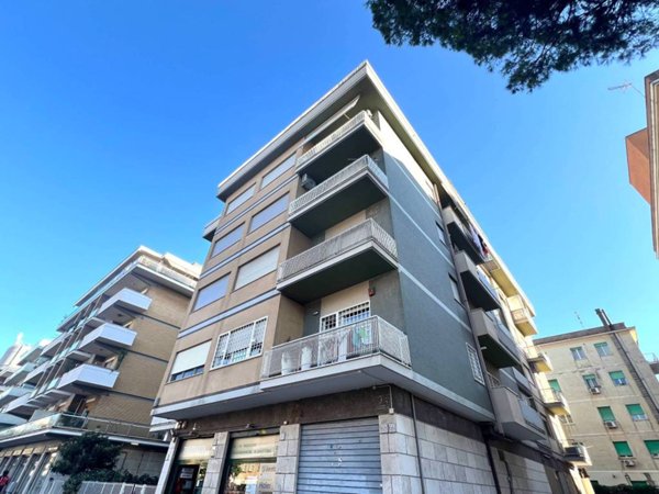 appartamento in vendita a Roma in zona Ostia