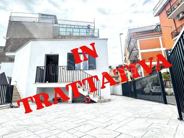 appartamento in vendita a Roma in zona Colle del Sole