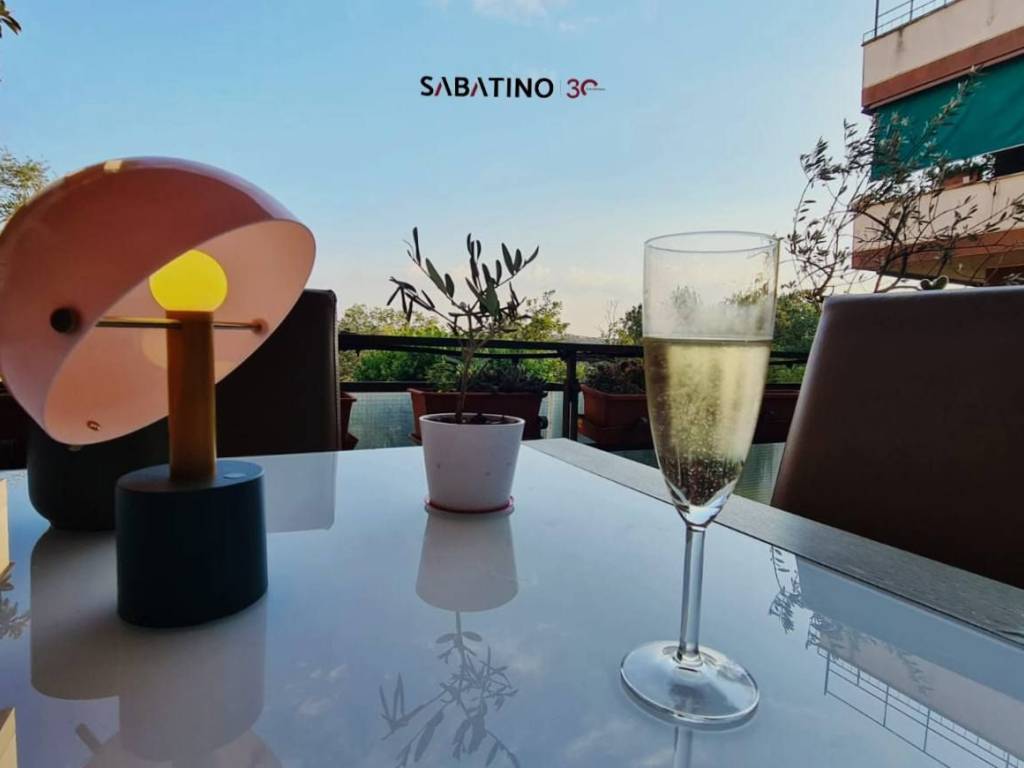 appartamento in vendita a Roma in zona Tor di Quinto