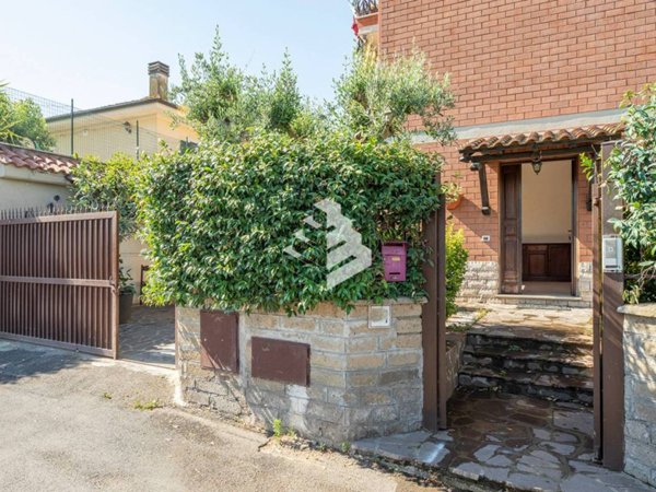 appartamento in vendita a Roma in zona Castel di Leva