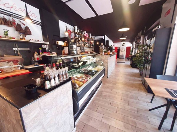 negozio in vendita a Roma in zona Prenestino-Centocelle