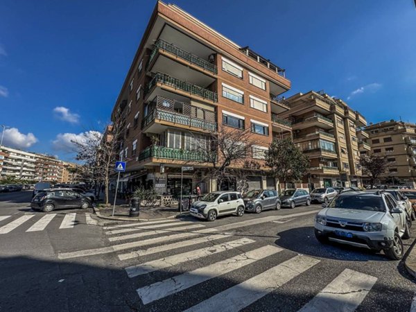 appartamento in vendita a Roma in zona Ostia