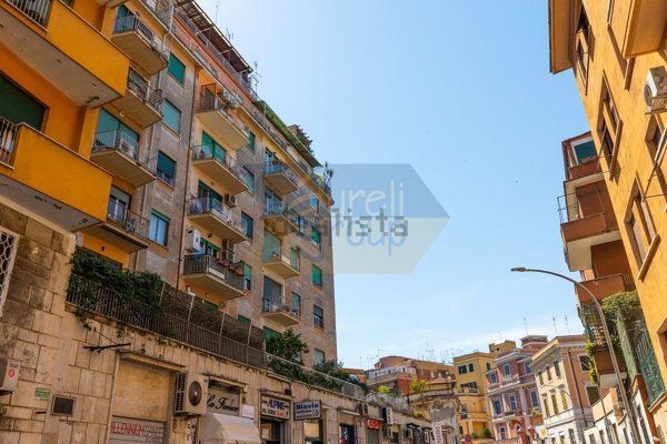 appartamento in vendita a Roma in zona Tuscolano